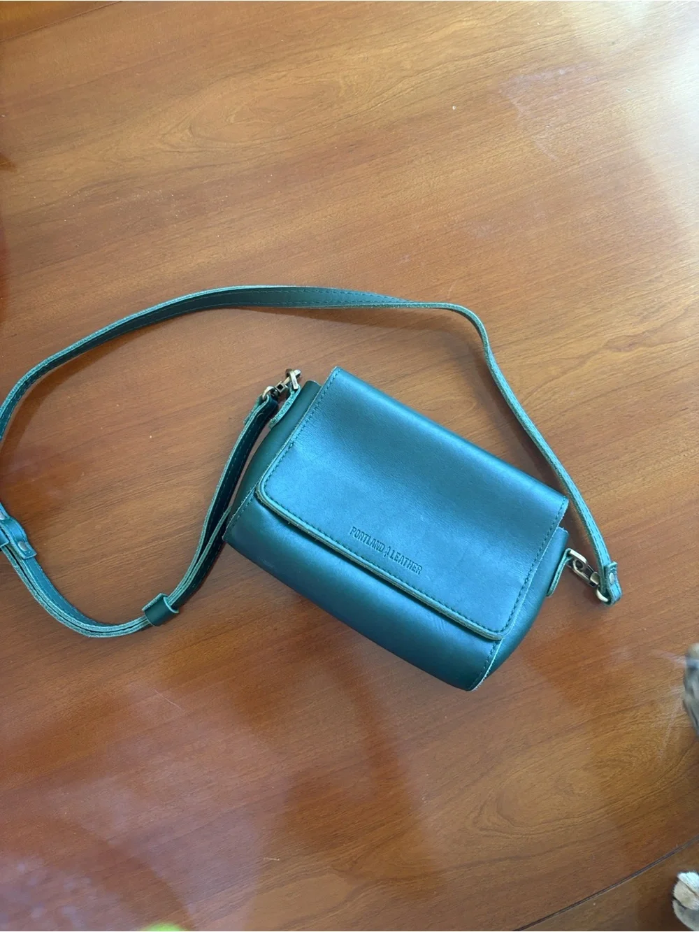 Portland Leather Metro Crossbody Bag in Emerald Green - Picture 2 of 7
